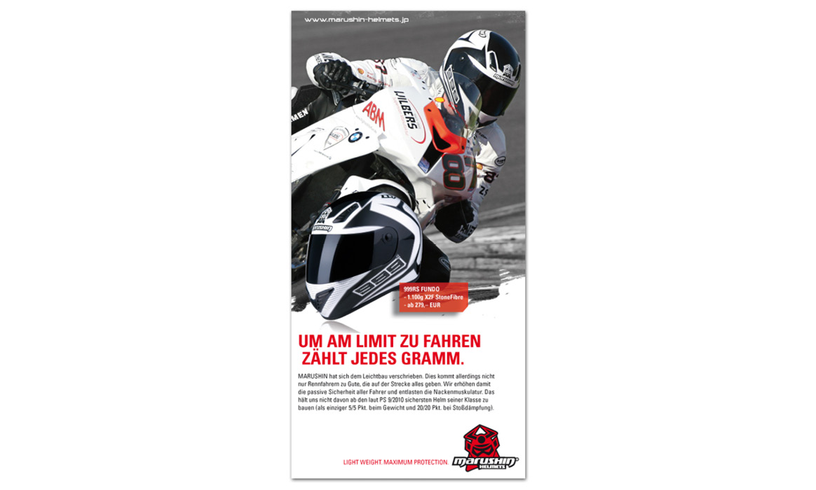 Werbeanzeige von Marushin Helmets mit Rennmotorradfahrer und der Überschrift „Um am Limit zu fahren zählt jedes Gramm.“