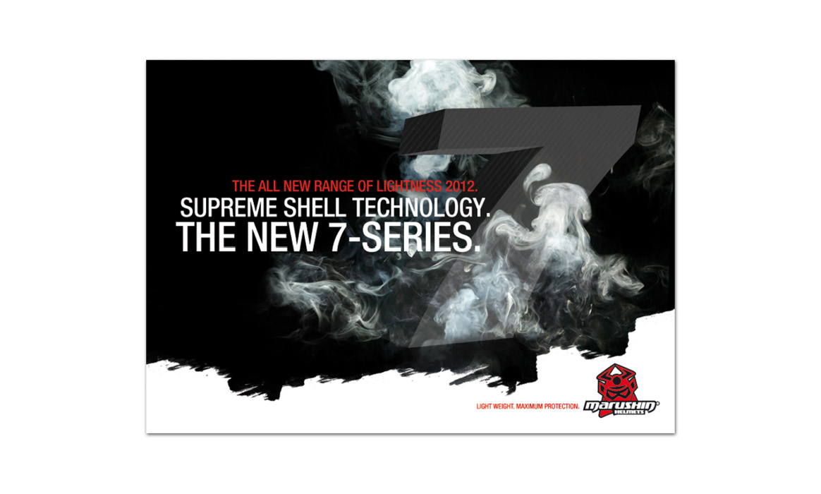 Werbemotiv von Marushin Helmets mit der Überschrift „Supreme Shell Technology. The New 7-Series.“ und Rauchgrafik.