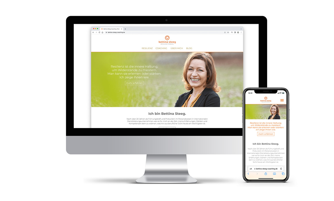 Responsive Website von Bettina Steeg auf Desktop-Monitor und Smartphone mit großformatigem Porträt, dem Logo sowie Informationen zu Resilienz, Coaching und Beratung.