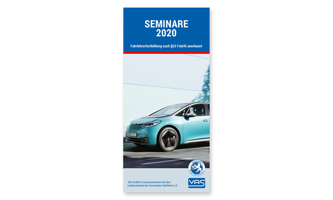Titelseite des Seminarprogramms 2020 des Landesverbands der Hessischen Fahrlehrer e. V. mit Fahrzeugabbildung und Verbandslogo.
