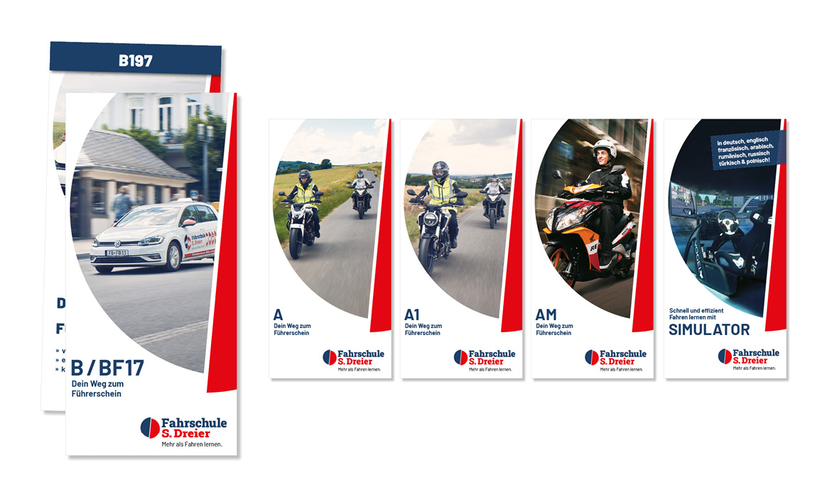 Übersicht verschiedener Werbemittel der Fahrschule S. Dreier mit Roll-up, Anzeigenmotiven, Broschüren und Fahrsimulator im einheitlichen Corporate Design.