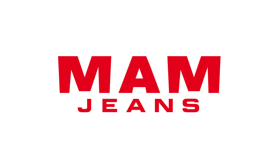 Logo von MAM Jeans mit roter Wortmarke „MAM JEANS“ auf weißem Hintergrund.